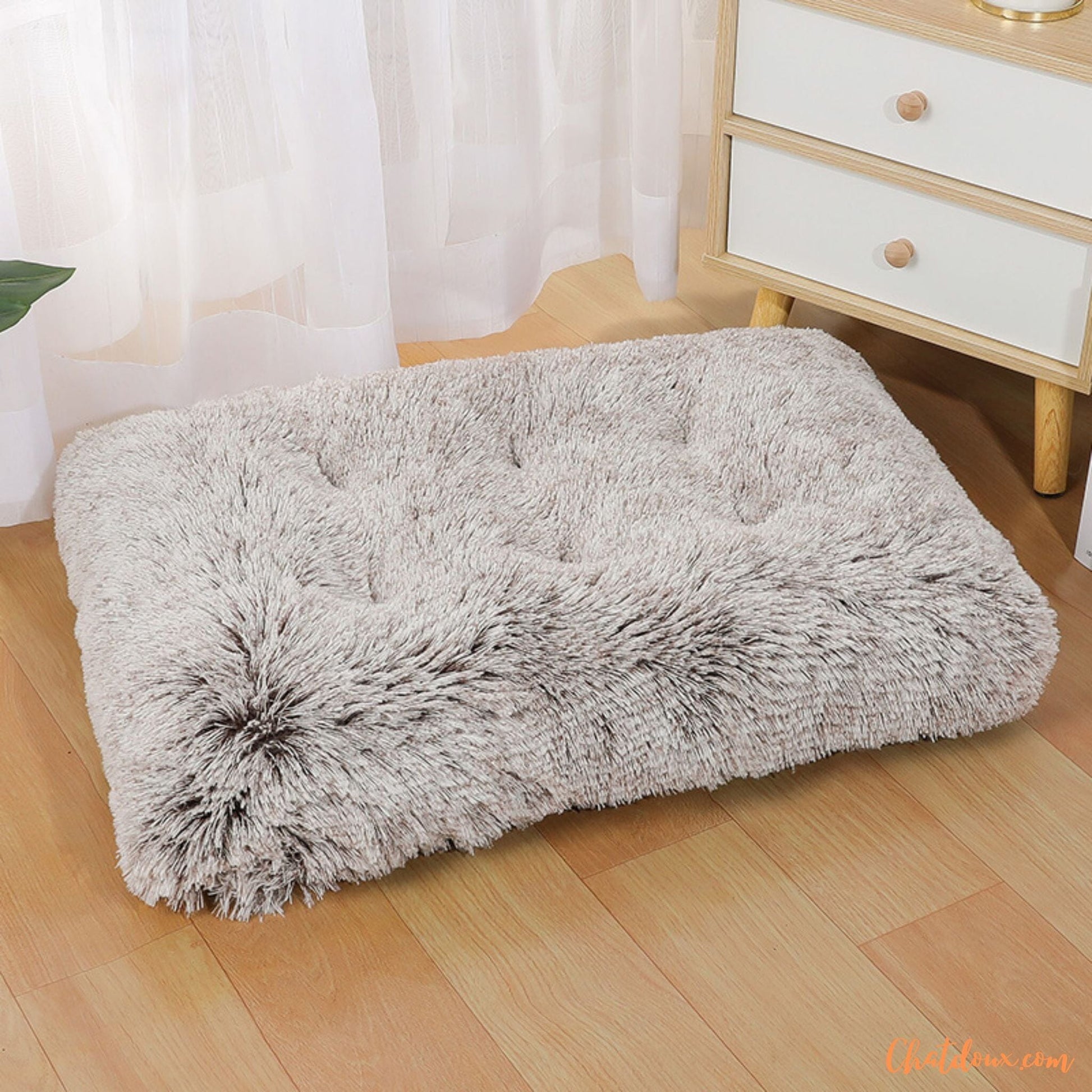 lit-pour-chat-chien-gris-triangris